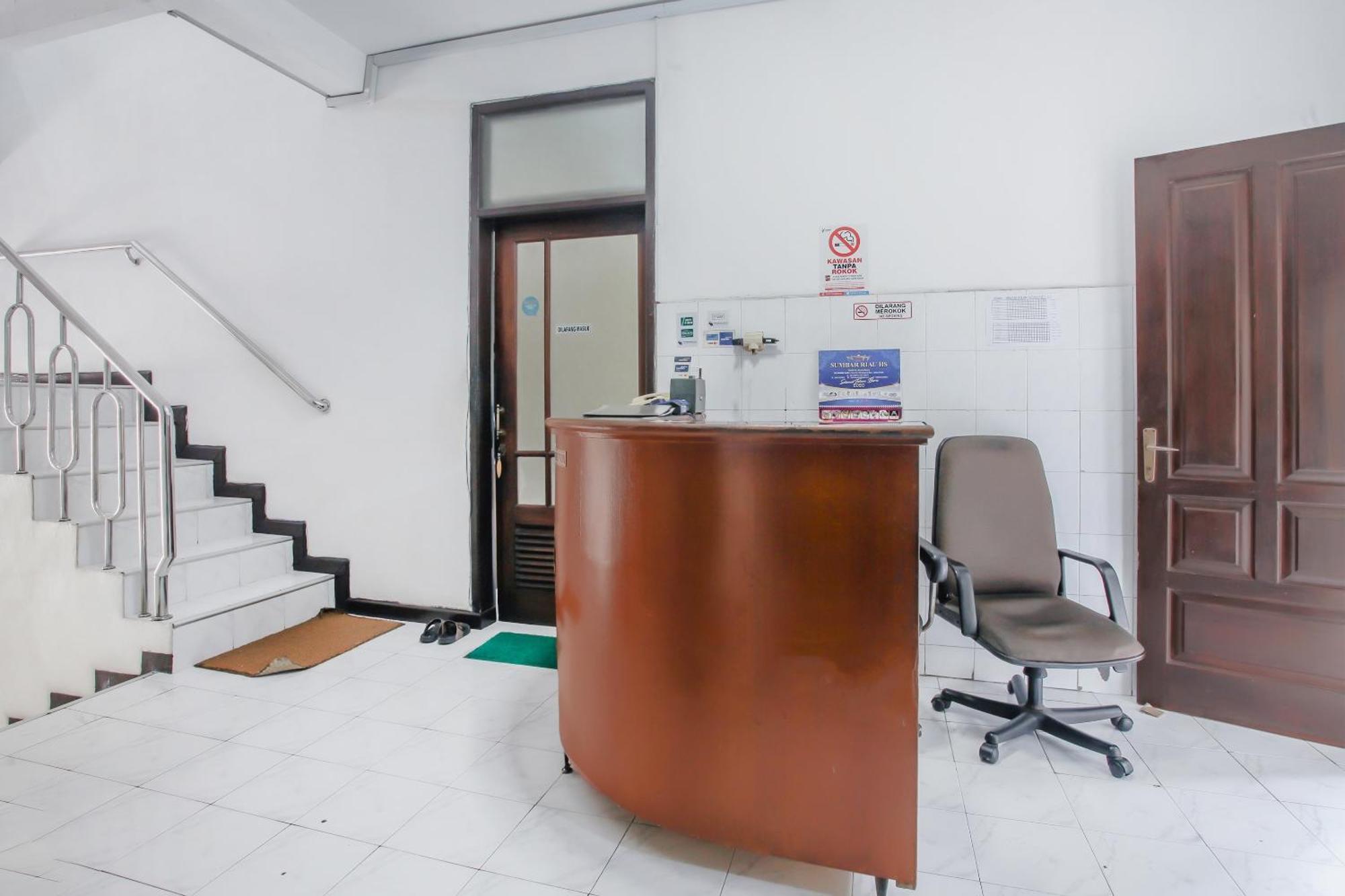 Oyo Life 90091 Wisma Pakuan Syariah Bogor Exterior photo