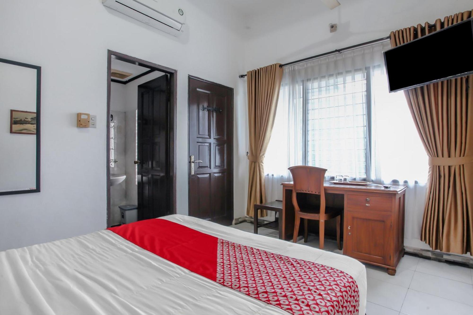 Oyo Life 90091 Wisma Pakuan Syariah Bogor Exterior photo